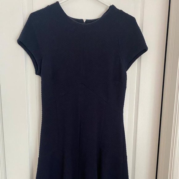 Size 8 short sleeve Banana Republic dress - Picture 1 of 4